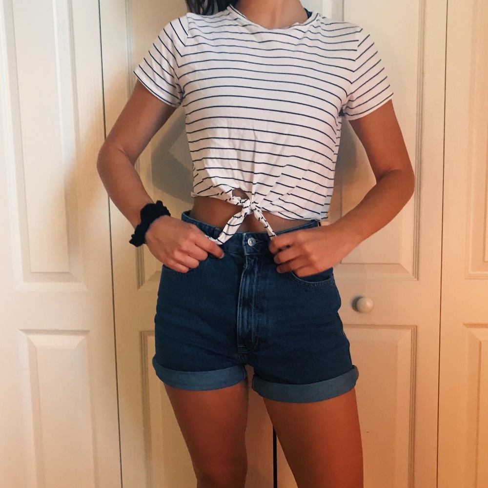 Cropped Black & White Tee